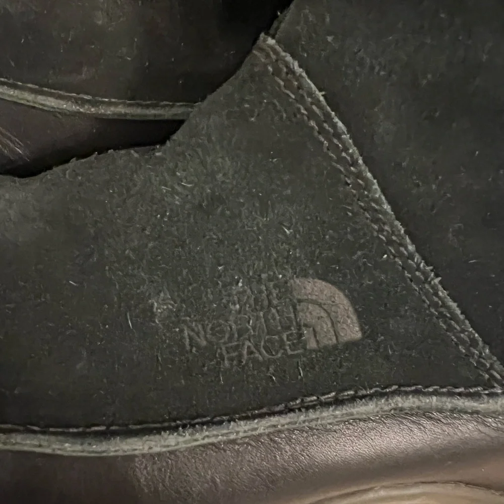 Women’s North Face Dark Suede Size 7.5 Boots - Picture 4 of 6